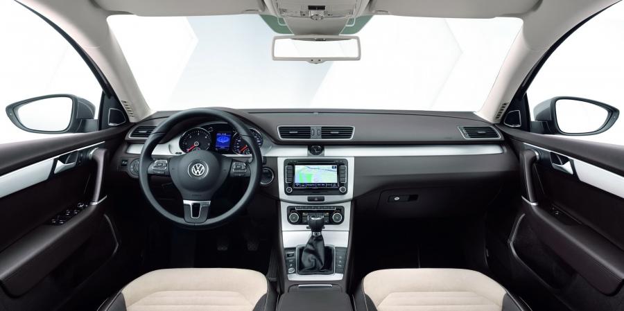  Volkswagen Passat 2010 года  (фото 27 из 37)